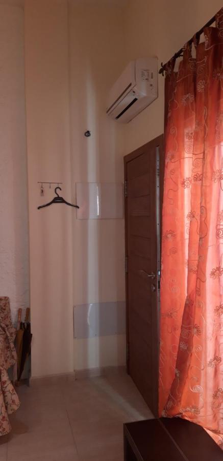 The Is Close But Quiet And Not Noisy Casa Reformada Cerca De La Playa Apartment *